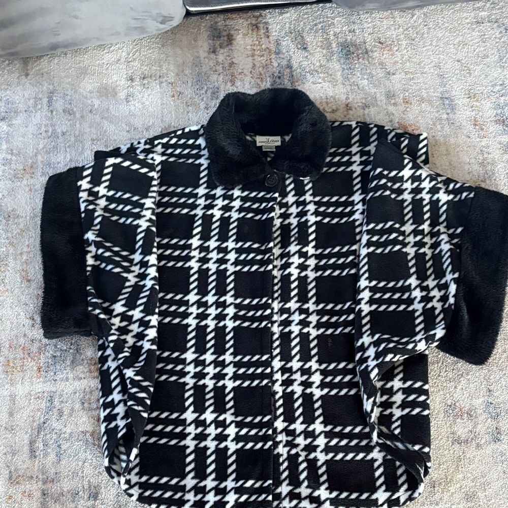 Jennifer Lauren Black and White Plaid Poncho